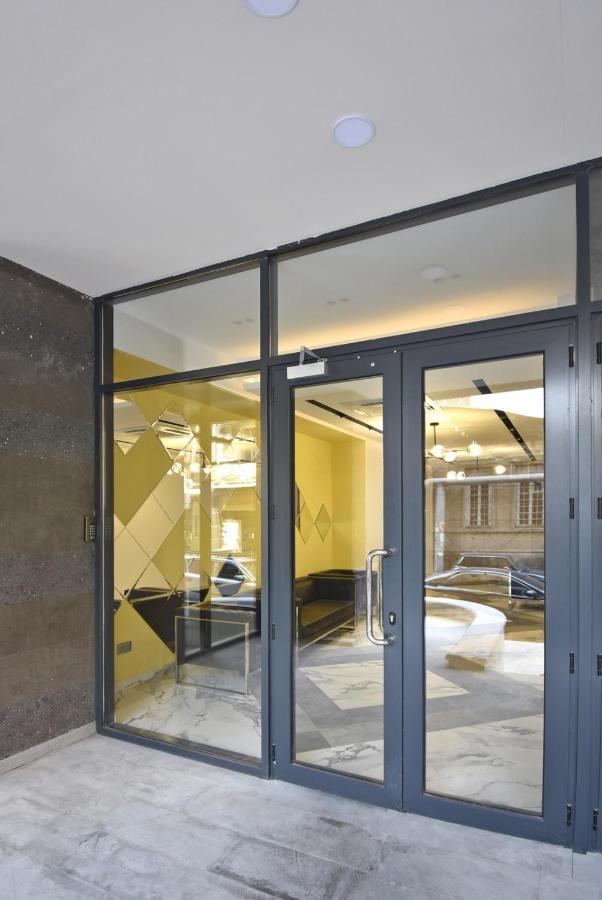 Home4You City Center Apartments 耶烈万 外观 照片