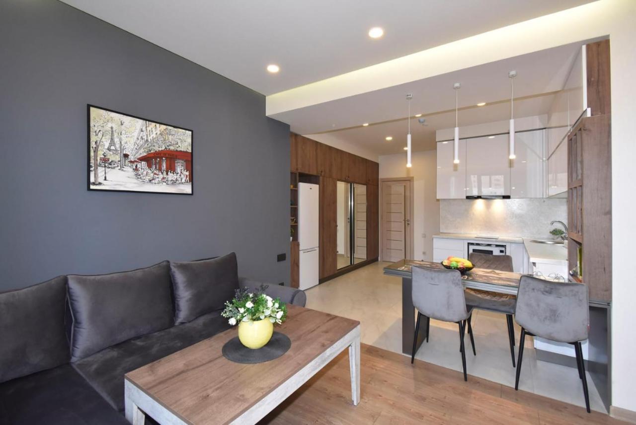 Home4You City Center Apartments 耶烈万 外观 照片