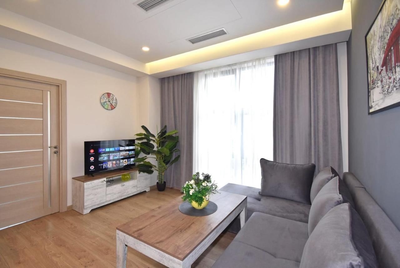 Home4You City Center Apartments 耶烈万 外观 照片