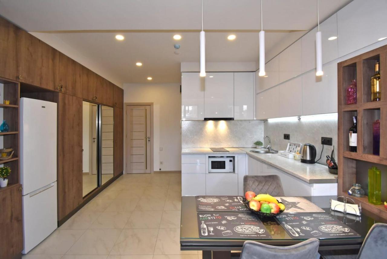 Home4You City Center Apartments 耶烈万 外观 照片