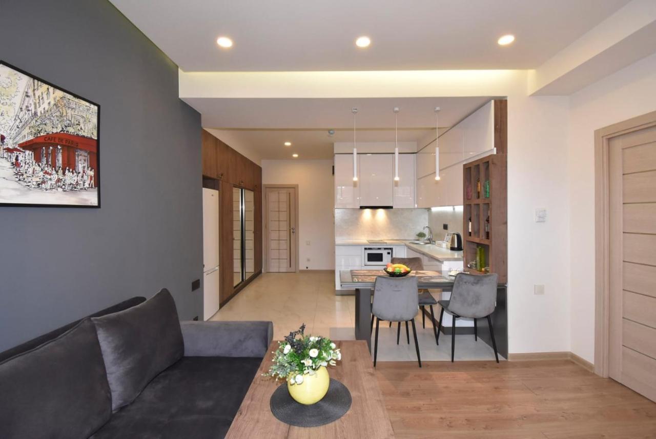Home4You City Center Apartments 耶烈万 外观 照片