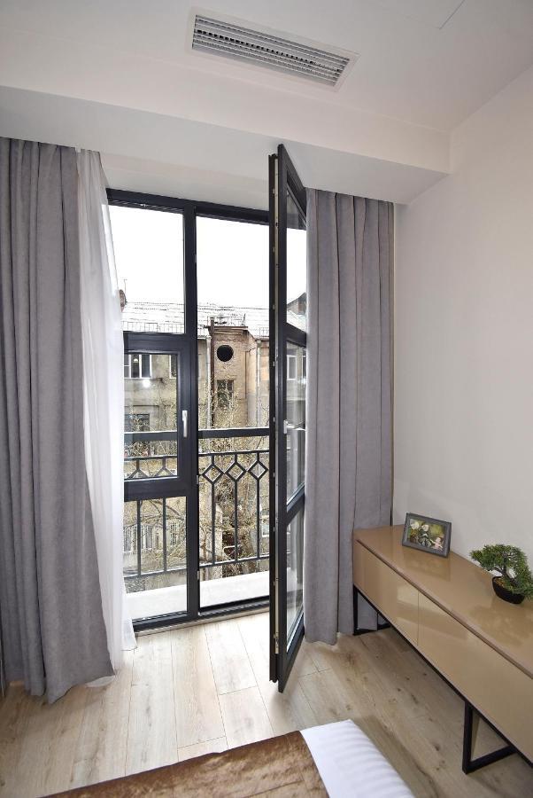 Home4You City Center Apartments 耶烈万 外观 照片