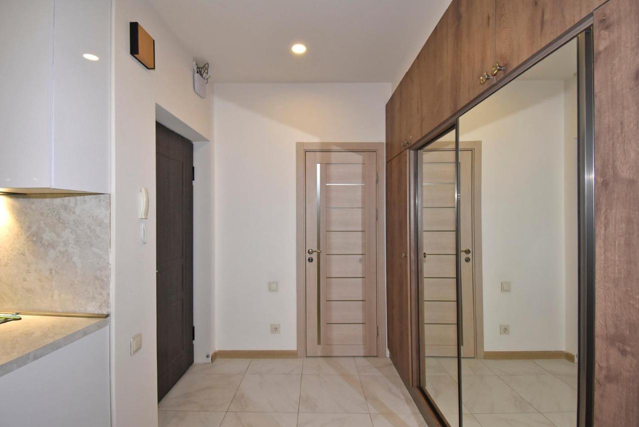 Home4You City Center Apartments 耶烈万 外观 照片