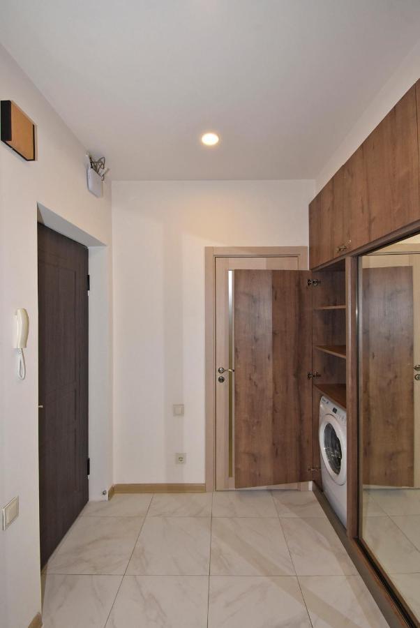 Home4You City Center Apartments 耶烈万 外观 照片