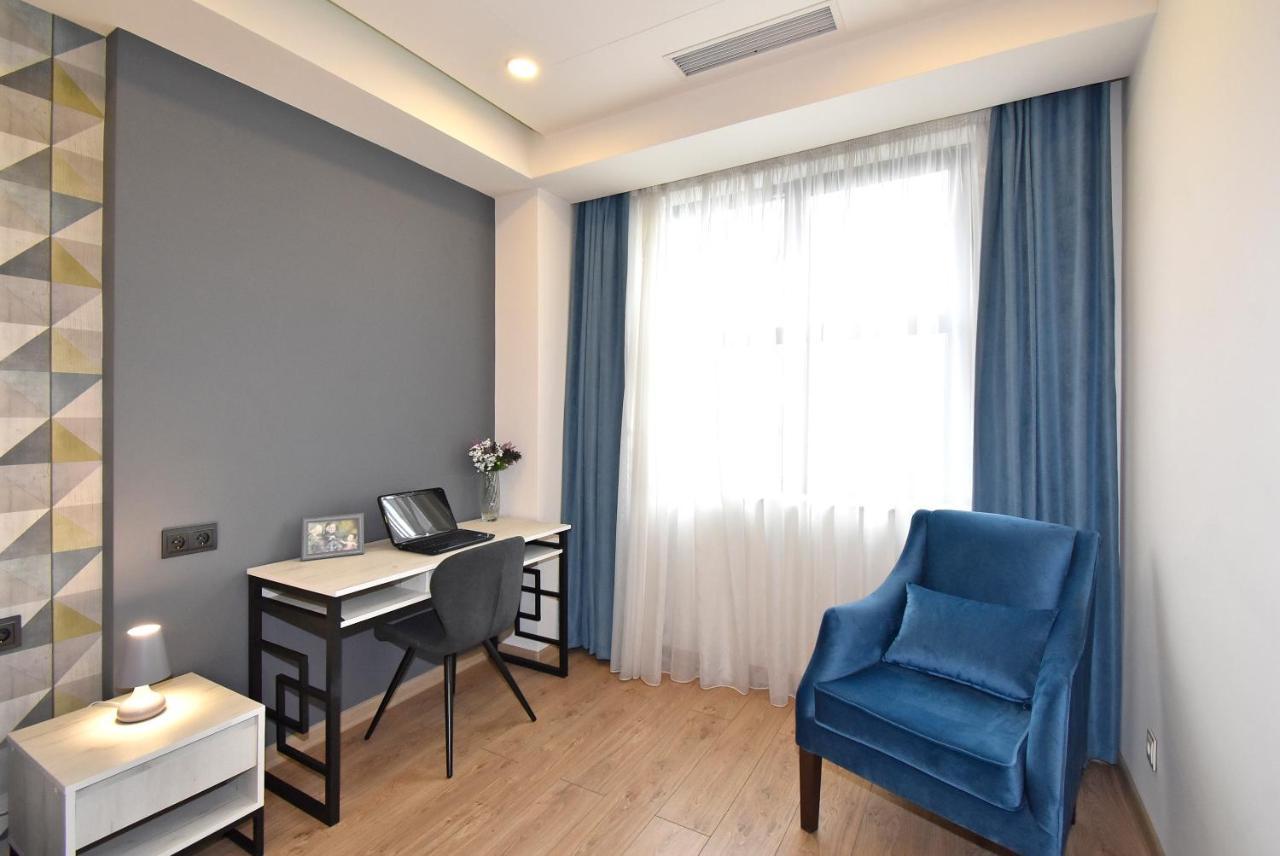 Home4You City Center Apartments 耶烈万 外观 照片
