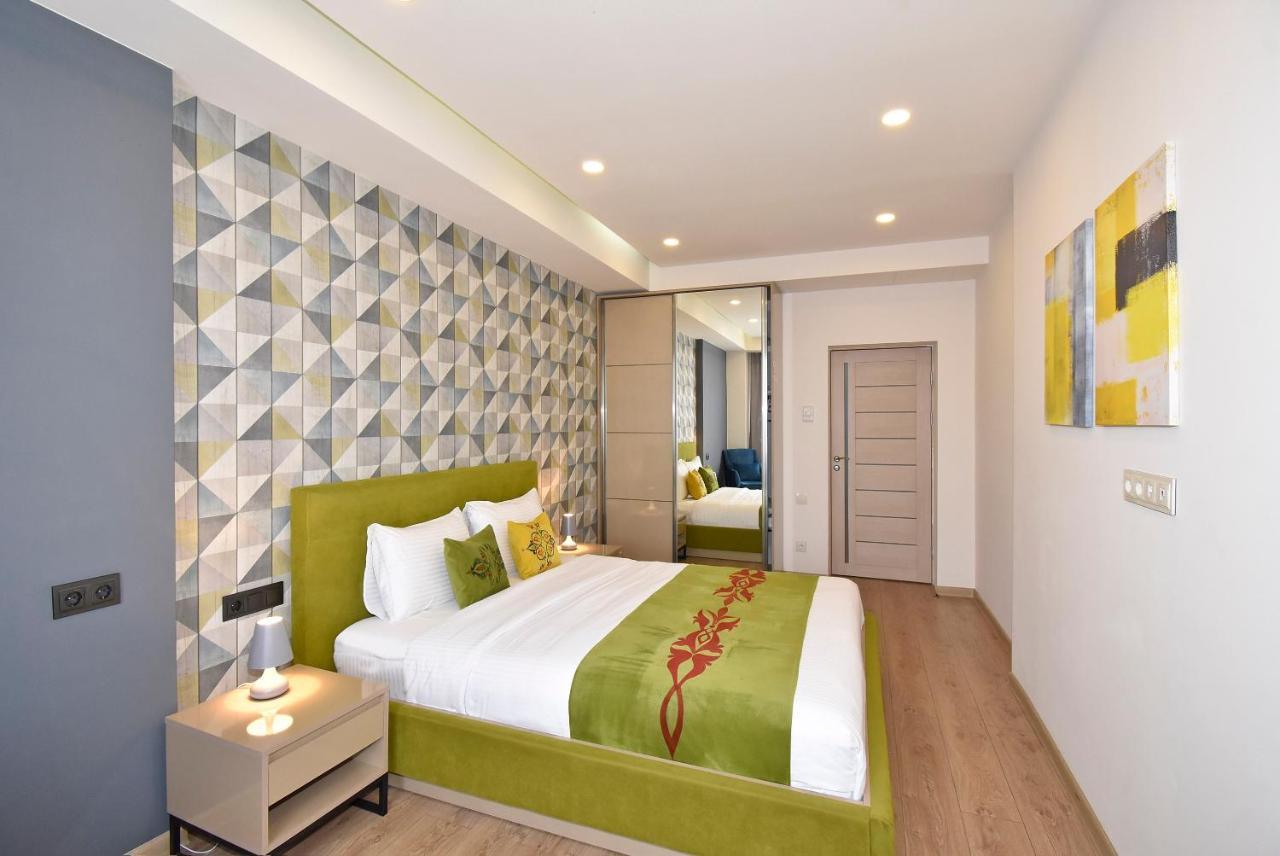Home4You City Center Apartments 耶烈万 外观 照片