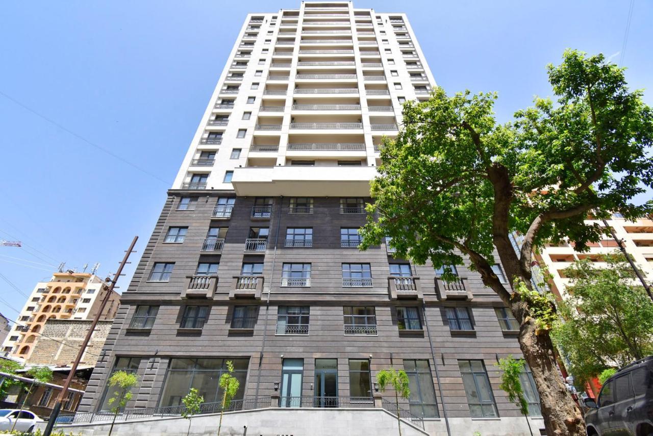 Home4You City Center Apartments 耶烈万 外观 照片