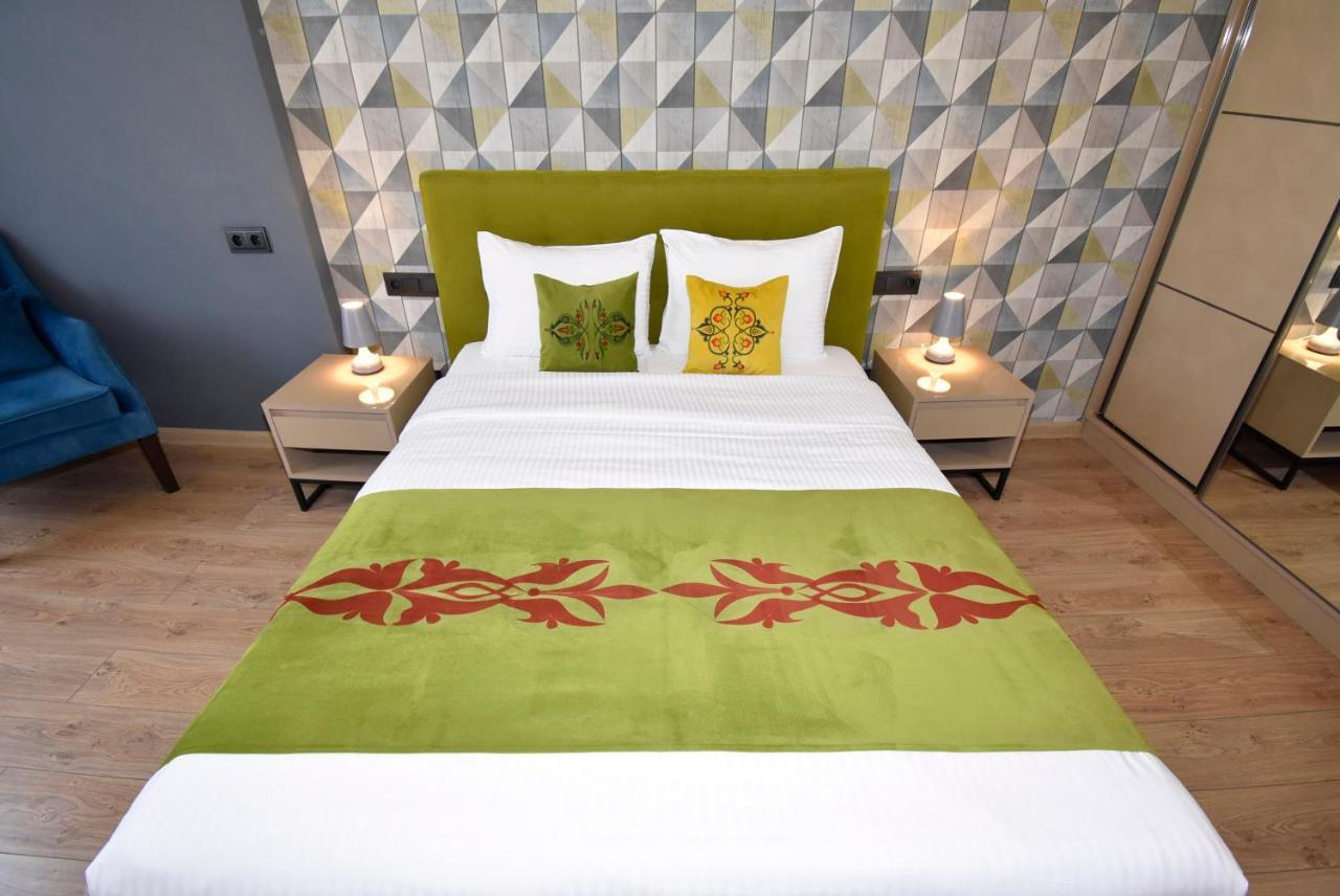 Home4You City Center Apartments 耶烈万 外观 照片