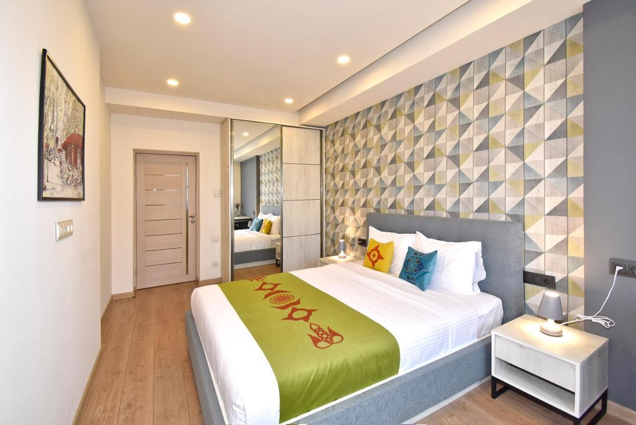Home4You City Center Apartments 耶烈万 外观 照片
